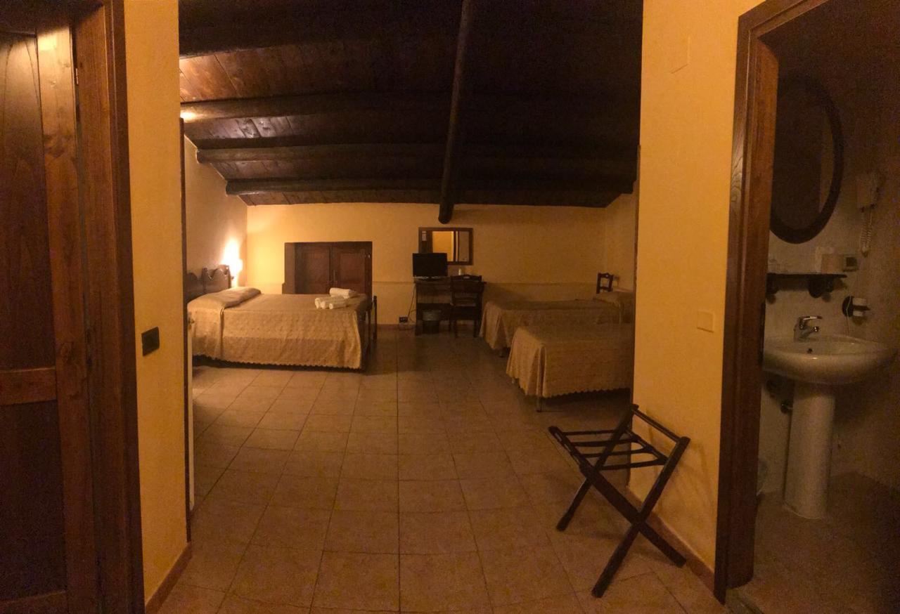 Hotel La Locanda Di San Francesco Viggianello Exterior foto